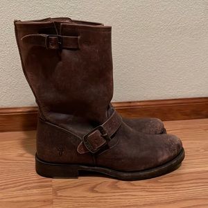 FRYE leather boots. I can’t find a size on them, but I’m sure they are 6 1/2.